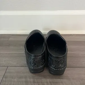 Dansko Professional Black Tooled Clog Size 38   thumbnail 4