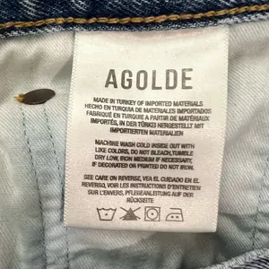 Agolde Distressed Cropped Blue Jeans thumbnail 4