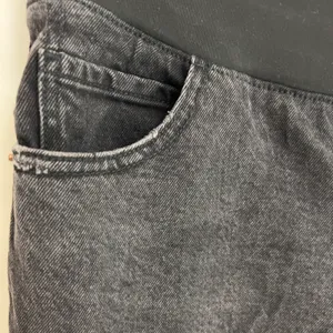 Old Navy Straight Leg Maternity Jeans NWT thumbnail 2