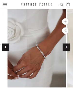Untamed Petals Gold Bracelet thumbnail 2