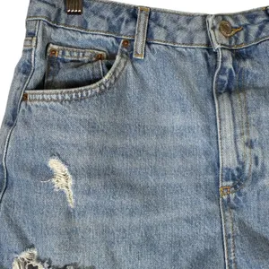 Topshop Mom Denim Shorts Light Wash Distressed Frayed Hem Jean Festival Size 6 thumbnail 3
