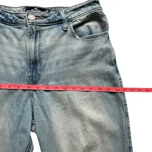 Hollister Ultra‎ High Rise Dad Jeans 10L Light Wash Ripped Knees Straight Leg thumbnail 5