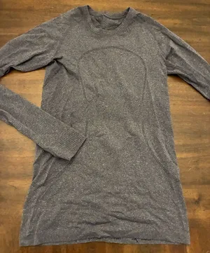 Lululemon Swiftly Tech Long Sleeve Shirt Top Women’s 6 Gray Thumb Holes thumbnail 1