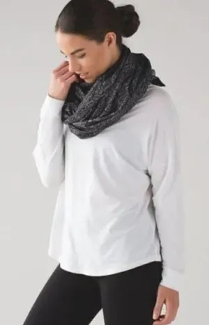Lululemon Vinyasa‎ Running Luon Suited Jacquard Black White Wrap Scarf thumbnail 1