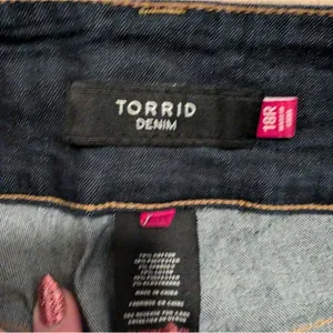 Torrid Plus 18 2X High Rise Slim Boot Dark Wash Jeans EUC thumbnail 3