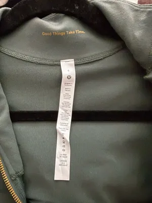 Lululemon jacket thumbnail 6