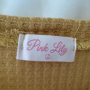 Pink lily women’s large patchwork balloon sleeve crewneck top thumbnail 2