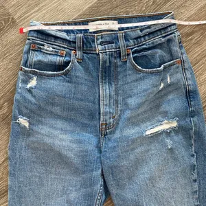 Abercrombie ultra high rise ankle straight leg jeans 25 0 short curve love thumbnail 8