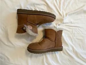 UGG | Mini Bailey Button ll Chestnut  Boots | 6 thumbnail 2