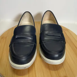Tory Burch Sport Women 6 Navy Blue Leather Loafer Golf Tee Pocket Preppy thumbnail 2