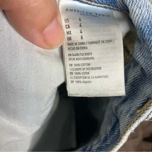 American Eagle Outfitters mom shorts light wash‎ destroyed dem women’s size 4 thumbnail 7