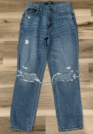 Aero Distressed Mom Jeans Women’s 4 thumbnail 1