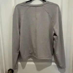 Lululemon Tuck & Gather Twist Front Long Sleeve Pullover Top Sweatshirt size 8 thumbnail 4
