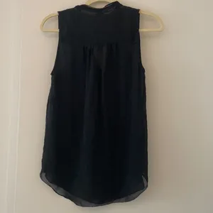 Babaton Black Sleeveless Blouse thumbnail 2