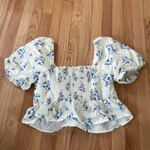 White Blue Floral Peplum Top Large Cottagecore Coquette Puff Sleeve Tie Front thumbnail 10