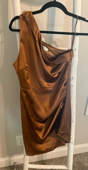 Brown dress thumbnail 1