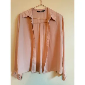Zara Button Down Blouse Women XS Pink Rhinestone Studded Collar Cuff 3564/194‎ thumbnail 2