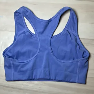 Nike Women’s Swoosh Sport Bra Size Medium thumbnail 2