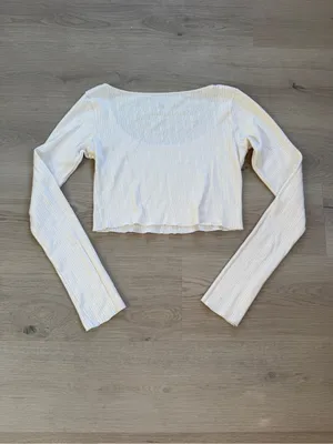 Brandy Melville White Ribbed Long-Sleeve Scoop Crop Top thumbnail 3