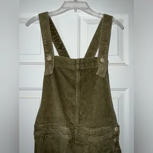 Patagonia Organic Cotton Women's Stand Up Cropped Corduroy Overalls Sage Khaki thumbnail 7