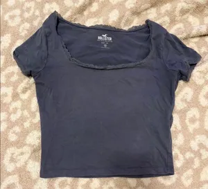 Hollister Crop Top thumbnail 1