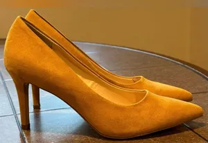 Xappeal Yellow Mustard Suede Heels Sz 7.5 3 Inch Heels. thumbnail 5