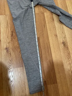 Victoria’s Secret Heather Gray Crop Leggings thumbnail 7