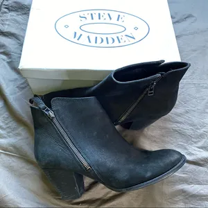 Black Steve Madden Whysper Heeled Ankle Booties thumbnail 1