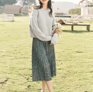 sweater thumbnail 3