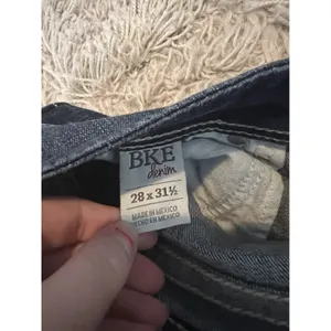BKE‎ Dakota Straight Leg Jeans Dark Wash Blue Contrast Stitch Womens 28R thumbnail 2