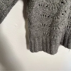 American Eagle Women's Size XS Pointelle Crew Neck Sweater Gray Open Knit‎ thumbnail 8