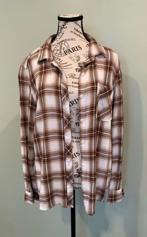 Time and Tru Women’s Large Brown Plaid Long Sleeve Lightweight Button-Up Shirt thumbnail 1
