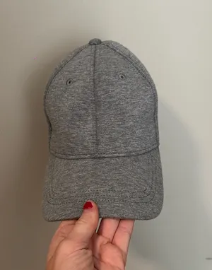 Lululemon hat thumbnail 1