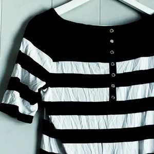 White House | Black Market B&W 3/4 Sleeve Striped Boat Neck Tee M thumbnail 3