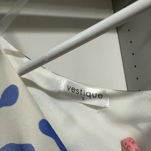 Vestique Blue and White Patterned Blouse - One Shoulder thumbnail 3