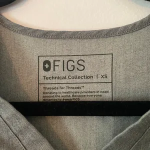 FIGS Graphite Gray Catarina Scrub Top Medical Uniform Women's size XS Nurse Dr thumbnail 2