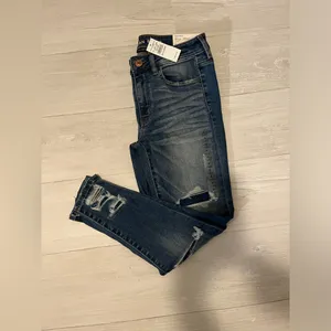 American Eagle Outfitters Women's Dark Blue Distressed Jeans thumbnail 5