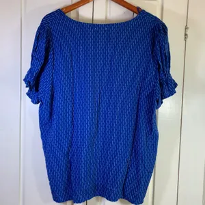 Wonderly‎ Womens 1X Royal Blue Textured Dashed V-Neck Button Front Ruffle Blouse thumbnail 6