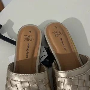New Time & Tru Women’s Gold Woven Memory Foam Mule Sandals Size 6 NWT thumbnail 5