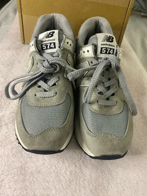 Used New Balance 574 Classic Women Size 7.5 thumbnail 2