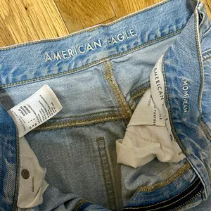American Eagle Mom Jeans, Size 6 thumbnail 2