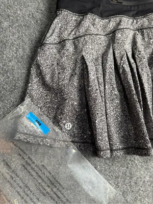 Lululemon 4 tall Circuit Breaker Skirt II Luminesce Splatter White Black Print thumbnail 7