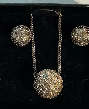 Jewelry set thumbnail 1