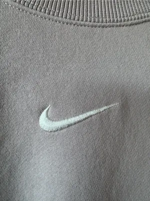 Nike Women’s Cotton Middle Check Loose Fit‎ Crew Neck Sweatshirt Gray Size XS thumbnail 3