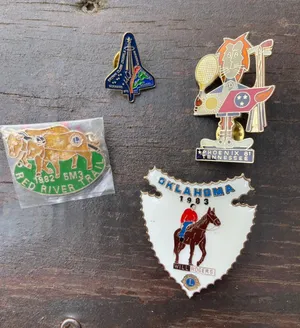 Vintage Travel‎ Enamel Pins Lot of 4 thumbnail 1
