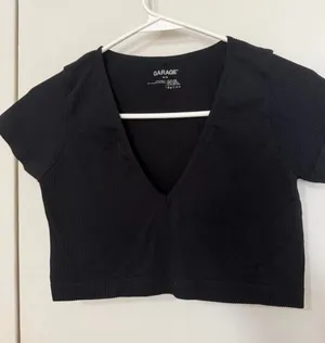 Garage Top Black Crop thumbnail 1