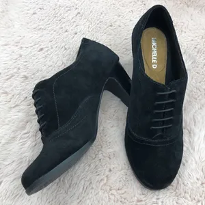 Michelle D leather suede elastic goring heel booties Black Size 9.5 thumbnail 2
