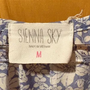 Sienna Sky floral print blouse women’s M thumbnail 2