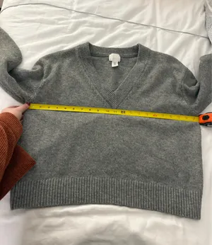 H&M V Neck Sweater  thumbnail 3