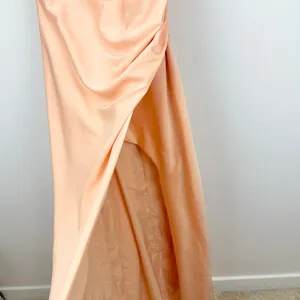 NEW Lulus Red Carpet Romance Peach Satin Square Neck Maxi Dress Formal Medium thumbnail 7